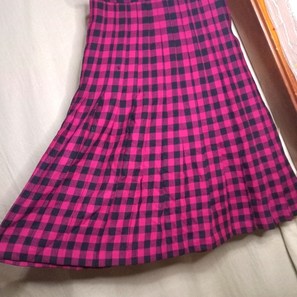 *SOLD* CHRISTIAN DIOR! vintage Pleated 1980s 100%WooL luxury designer skirt ! - Picture 2 of 8